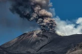 La actividad eruptiva del volcán Etna obliga a cerrar parte del espacio aéreo de Sicilia