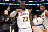 LeBron James se va de los Lakers
