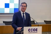 Garamendi reclama que las empresas dejen de pagar a los trabajadores de baja si el Gobierno no toma medidas para atajar la crisis del absentismo