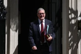 Starmer sale al paso de la inflación con rebajas fiscales y arancelarias