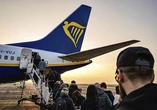 Reino Unido investiga a Ryanair por cobrar a los padres para sentarse junto a sus hijos