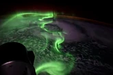 Astronauta comparte impactante video de una aurora austral captada desde una nave Dragon de SpaceX