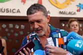 Banderas, tras conocer al Papa: "Transpira humildad y sabiduría"