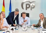 Feijóo rechaza reformar la Ley de Extranjería para dar prioridad a los españoles si llega a Moncloa