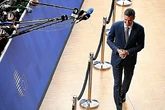 Sánchez avala a Zapatero: "Todos los presidentes hemos recibido regalos"