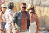 El yate, las ausencias, los restaurantes... Todos los detalles de las tempranas vacaciones de los Beckham en Ibiza