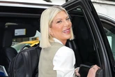 Tori Spelling, de 'Sensación de Vivir', hospitalizada junto a sus cuatro hijos tras un grave accidente de coche