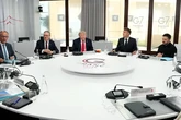 Zelenski y Trump, juntos en la misma mesa para retomar las negociaciones de paz entre Ucrania y Rusia