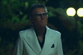 'El anfitrión': El irresistible carisma del 'actor español' Willem Dafoe (***)