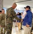 El jefe del Comando Sur llega a Caracas para coordinar la "respuesta masiva" de EEUU