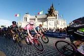 Vingegaard se corona, adelanta a Pogacar en la conquista del tridente de oro y prepara el 'sorpasso' en el Tour