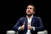 Riquelme rearma los patrocinios de Cox tras su batalla contra Florentino y registra la marca 'La energía del fútbol'