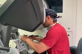 El Hospital de La Paz realiza la primera reconstrucción mamaria con tejido abdominal en España asistida por robot