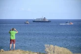 El crucero del hantavirus zarpa del puerto canario de Granadilla de Abona tras evacuar a los últimos pasajeros