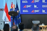 El Príncipe Alberto II de Mónaco destaca el papel de España en materia de sostenibilidad "gracias a sus energías renovables y a la fortaleza de su ciencia"