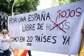 Miles de personas piden la dimisión del presidente del Gobierno: "Pedro Sánchez, hijo de puta"