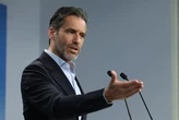 Borja Sémper , portavoz del PP, pide 'cautela' en las comparaciones, después de que Feijóo equiparara las bajas laborales con el cáncer