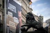 La Audiencia de Madrid rechaza los recursos de Sánchez, el PSOE y la Fiscalía y no ve delito en la lona colocada ante el Congreso que llamaba "corrupto" al presidente