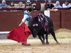 Cristian Pérez roza la Puerta Grande por su esfuerzo ante una dura mansada en Las Ventas