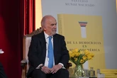 La RAE responde con argumentos históricos a Junts por sus críticas a 'La gran aventura de la lengua española': "Los monarcas se abstuvieron siempre de imponer el castellano"