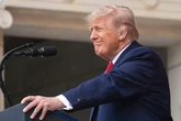 Trump promete un discurso "del hombre con audiencias más grandes que Elvis" tras la retirada de varios grupos de los fastos por el 250 aniversario de EEUU