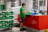 Mercadona pone en marcha en Madrid su primer almacén semiautomatizado con capacidad para gestionar 5.000 pedidos online diarios