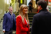 El juez Peinado requiere a Begoña Gómez que "acredite" que usó el pasaporte para viajar a Londres por la graduación de su hija
