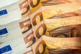 Es oficial: el dinero que te devuelve Hacienda por tener a un familiar mayor de 65 años en casa