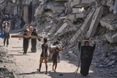 Última hora del plan de paz de Trump para Gaza, en directo | Trump, que cree que alto el fuego "se mantendrá" porque "están cansados de luchar", viajará a Israel y Egipto como parte del acuerdo con Hamas