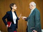 Un consejero de Chivite que adjudicó vivienda pública a la empresa de Cerdán, vinculado por la UCO a Leire Díez