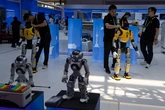 China enseña a trabajar a los robots mientras crece el miedo a la gran sustitución laboral
