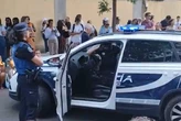 La Policía se solidariza con un grupo de fieles que no cabía en Cibeles y les pone la misa del Papa por el megáfono: "Es lo más católico de la visita que he visto"