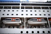 Confinadas 1.700 personas en un crucero en Burdeos tras la muerte de un pasajero por gastroenteritis y detectarse un brote con decenas de casos