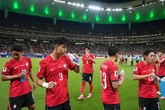 Pausas publicitarias de hidratación, cuatro cuartos y espectáculos musicales: la 'americanización' total del fútbol