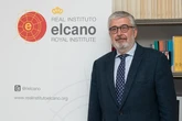 José Juan Ruiz dimite como presidente del Real Instituto Elcano tras años de desencuentros con Albares