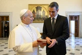 El Gobierno se arrima al Papa