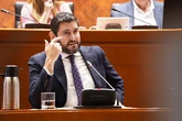 El Gobierno expulsa de un centro de menores a un "falso mena" de 20 años y decide someter a pruebas a edad a los inmigrantes sin certificado