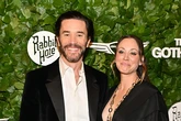 Kaley Cuoco anuncia que espera su segundo hijo junto a Tom Pelphrey
