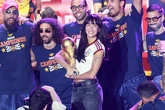 La historia real detrás de 'Superestrella', escrita por la compositora favorita de Shakira y ensalzada por la Selección Española