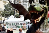 Llorca responde al pulso de los profesores valencianos con un plan para crear 5.000 nuevas plazas, climatizar todas las aulas y bajar la ratio de alumnos