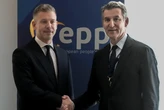 El canciller Merz preguntó a Feijóo por "las joyas de Zapatero" y el líder 'popular' recibió el respaldo de sus colegas del PPE: "España no puede seguir así"
