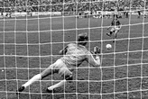 España vuelve a Puebla, el lugar del crimen de México'86: "Hubo un momento en que pensé en cambiarlo por cómo estaba colocado Pfaff, pero..."