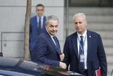 Zapatero pide "confianza" a los ciudadanos tras declarar en la Audiencia Nacional y defiende su "decencia" sin ninguna mención a las joyas