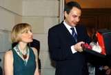 Las joyas 'pobres' de Sonsoles Espinosa, la mujer de Zapatero: en público exhibió las más modestas de la caja fuerte