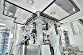 Así es la única fábrica de Europa que produce amoxicilina de principio a fin