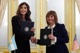 Argentinian officials forced fly home after Noem blunder: report