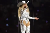 Beyoncé’s flying car prop malfunctions during Cowboy Carter concert