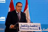 Egypt’s PM pauses televised news conference after falling ill