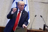 Trump brags about crowd sizes and bashes Chicago over crime stats