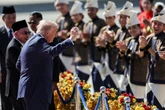 A dancing Trump arrives in Malaysia to kick off Asia tour